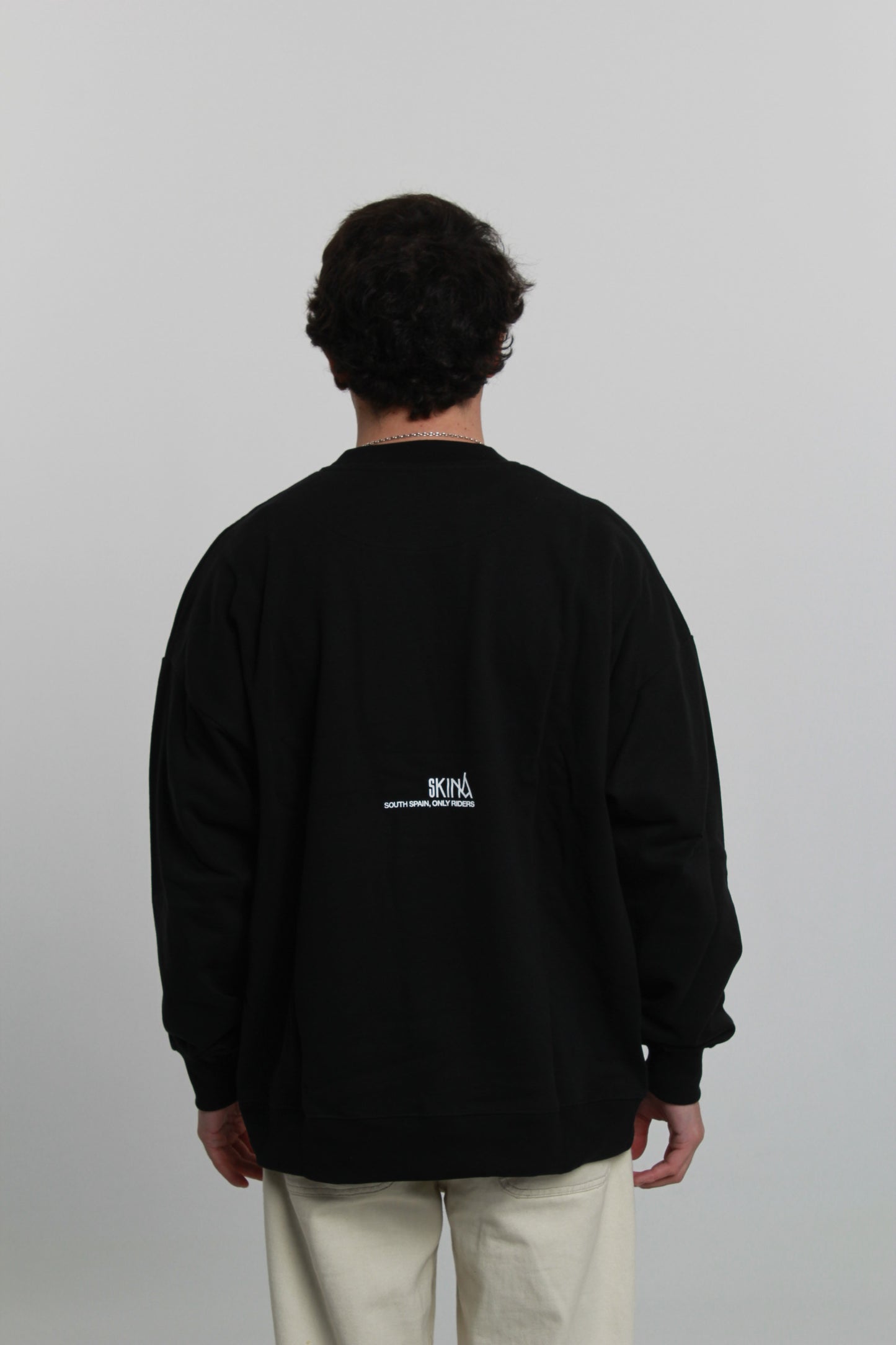 CREWNECK BLACK